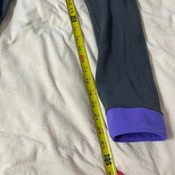 lululemon gray legging capris 6 - Picture 4 of 7